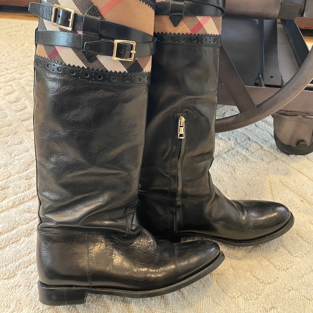 Burberry Riding boots
